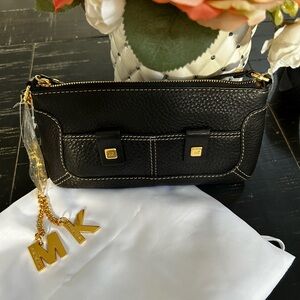 Michael Michael Kors black wristlet NWT